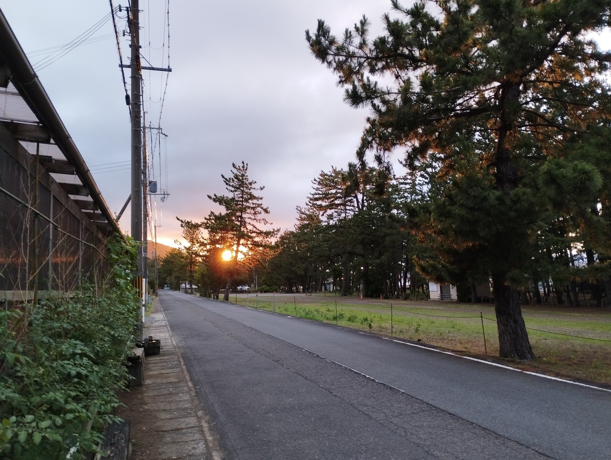ワンショット 2024：久しぶりの夕焼け、明日からはお天気になるのかな。　　　　　　　　7月12日