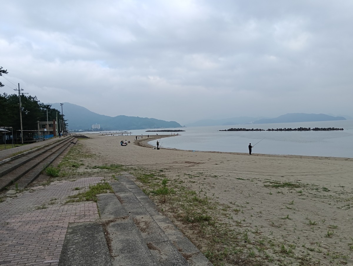 ワンショット 2025：近畿地方観測史上初めての6月の梅雨明け、こんなに多くの釣り人初めて見ました、50名程
6月28日　　6：00