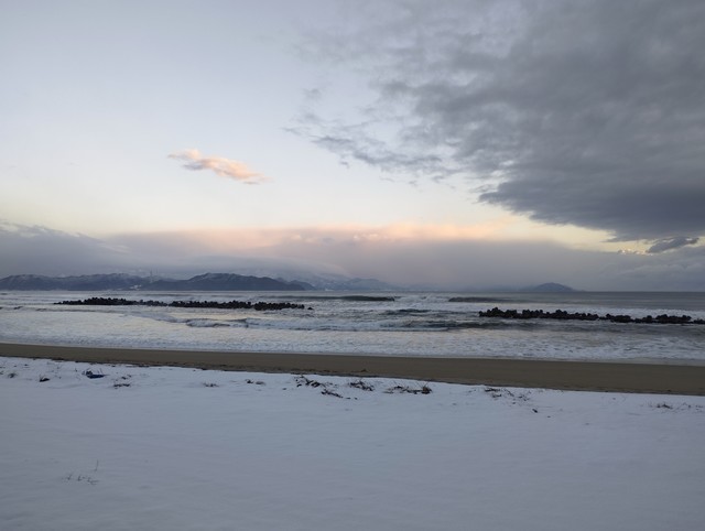 ワンショット 2025：寒さのトンネルも抜けたみたい、昨日も少し☀が見えました。　2月10日　7：00　　-2度