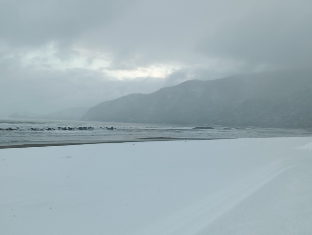 ワンショット 2026：今回の寒波もやっと峠を越しました。　　　　　　　　　2月９日　7：00