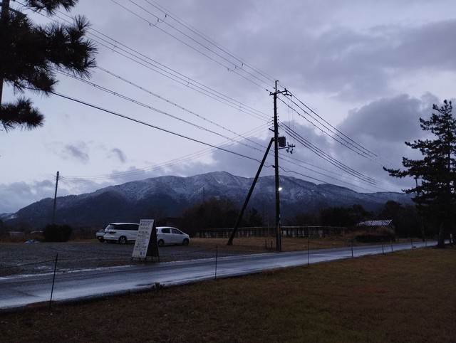 ワンショット 2025：今日は大変寒いです、只今7時でー1度ですｽﾏﾎ写真ではハッキリと見えませんが綺麗です。
1月5日　　7；00