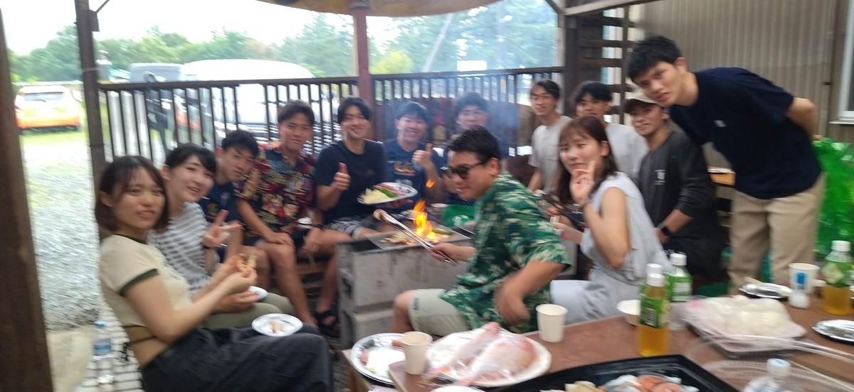 風月で食材を持ち込んでBBQを楽しむ様子